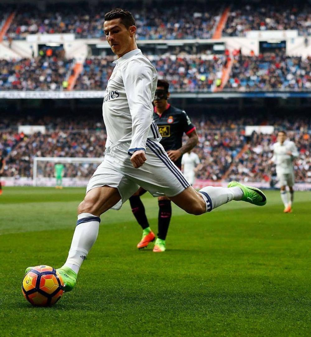 曼晚：利用大数据推算，最适合曼城右后卫位置的人选是埃纳