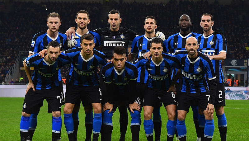 田中将大在 2013 年创下跨季 28 连胜神话，并于次年高额入札金加盟纽约洋基