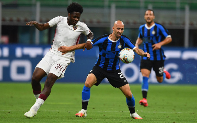 NBA官宣：76人违规罚款10万美元 恩比德赛前状态缺席却登场（NBA官方宣布：76人违规遭罚10万美元，恩比德赛前列缺席仍出战）