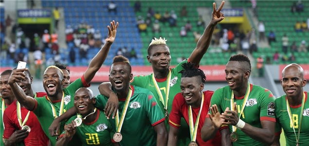 圣诞大战票价悬殊，尼克斯413刀雷霆92刀（圣诞大战门票差距巨大：尼克斯413刀，雷霆仅92刀）